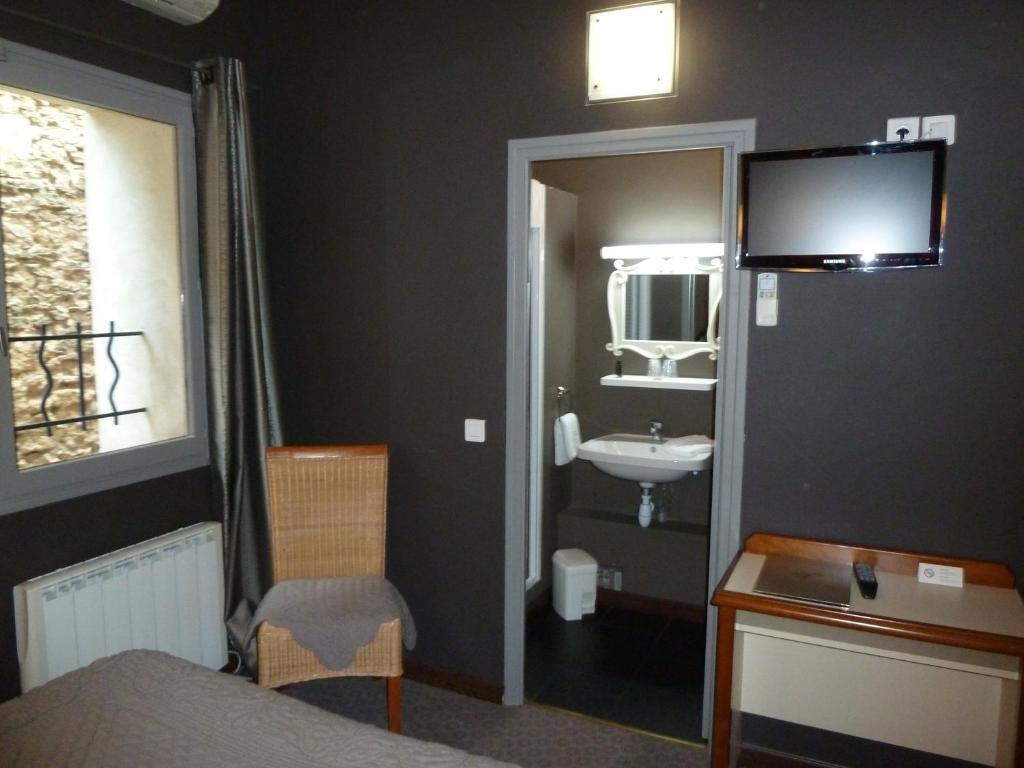 Hotel La Farigoule Sainte-Cécile-les-Vignes Habitación foto
